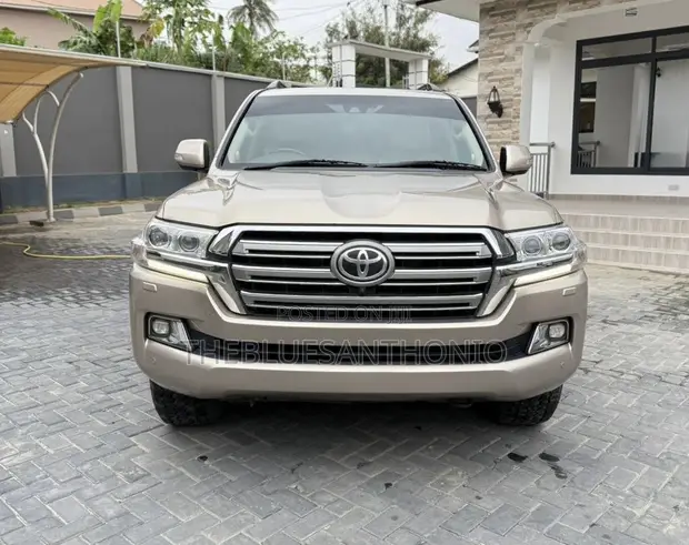 Toyota Land Cruiser 2017 Gold - 1