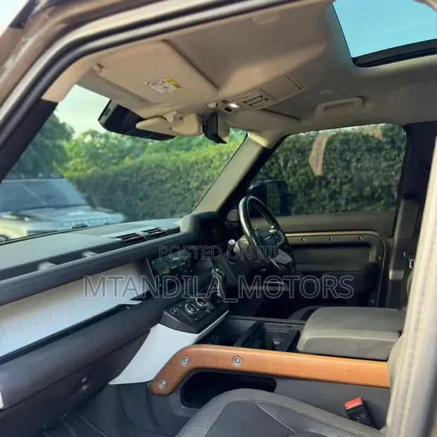 Land Rover Defender 110 X-Dynamic S 2021 Gold - 1