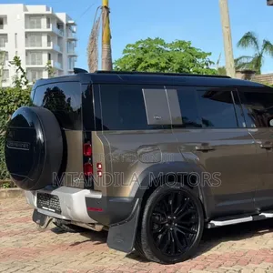Land Rover Defender 110 X-Dynamic S 2021 Gold