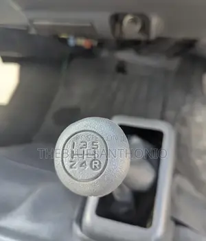 Toyota HiAce 2002 White