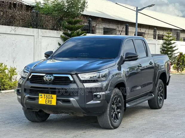 Toyota Hilux 2023 Double Cabin Pickup - 1