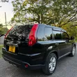 Nissan X-Trail 2010 Nyeusi - 5