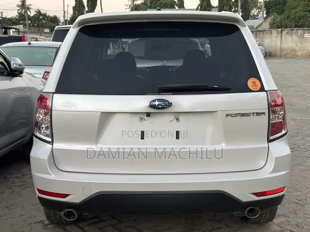 Subaru Forester 2010 White - 1
