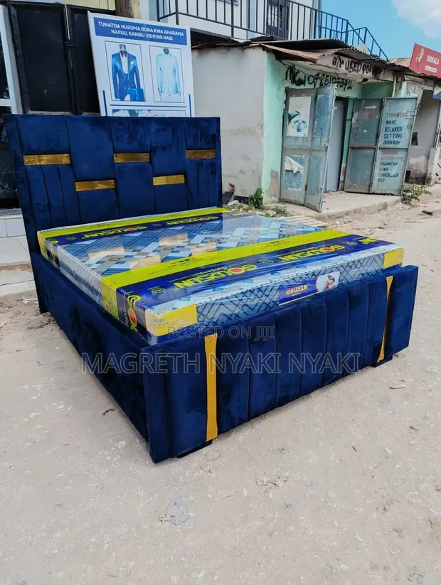 Bed Sofa 5x6 Used - 1
