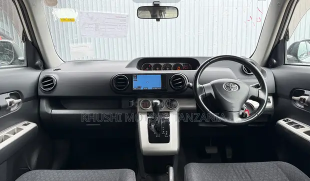 Toyota Corolla Rumion 2008 Silver - 1