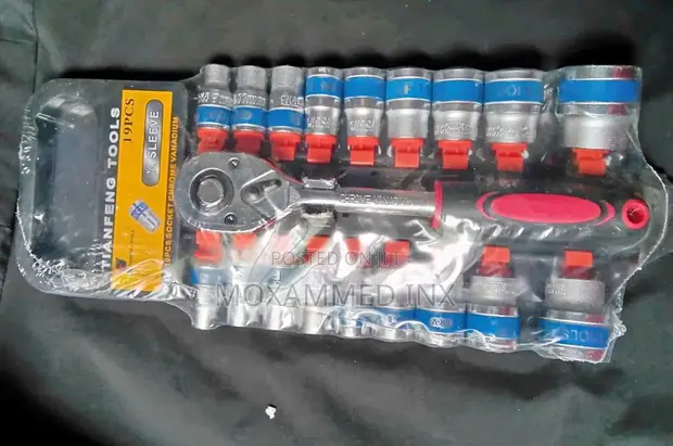 Tian Feng 19-Piece Socket Wrench Set with Reversible Ratchet - 1