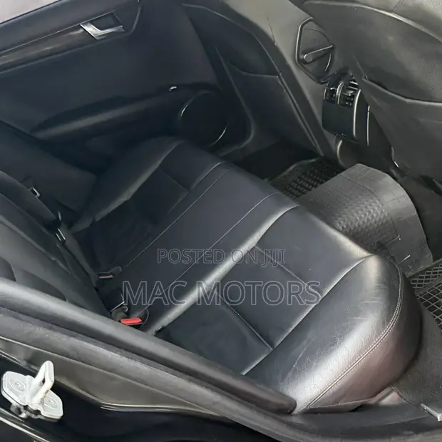 Mercedes-Benz C-Class 2008 Black - 1