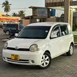Toyota Sienta 2004 White - 3