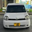 Toyota Sienta 2004 White - 5