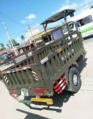 Bajaj Avenger 220 2025 Kijani
