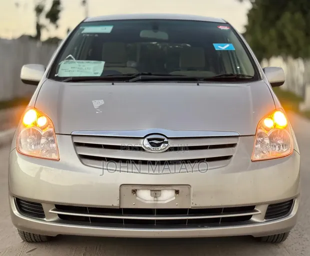 Toyota Corolla Spacio 2003 Gold - 1