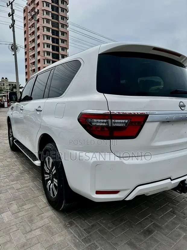 Nissan Patrol 2022 White - 1