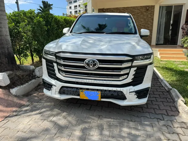 Toyota Land Cruiser LC300 2023 (Uplifted 2012) - 1