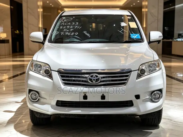 Toyota Vanguard 2012 White - 1