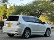 Toyota Vanguard 2012 White - 2