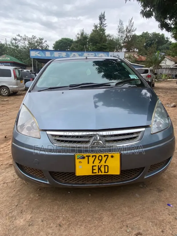 Mitsubishi Colt 2004 Gray - 1