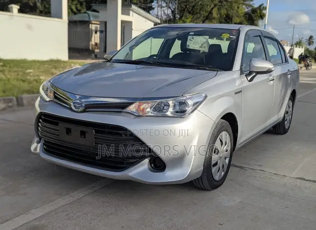 Toyota Axio 2016 Silver Hybrid - 1