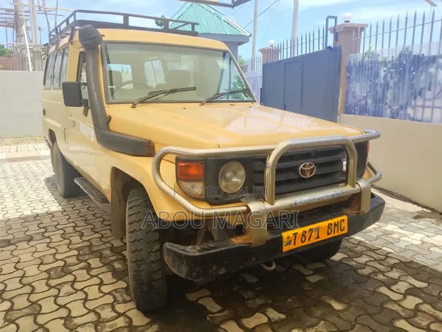 Toyota Land Cruiser HDJ 100 2000 - 1