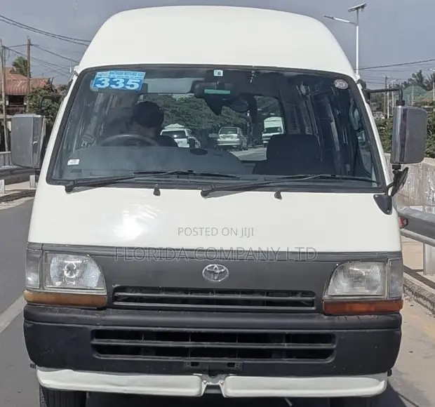 Toyota HiAce 2002 - 1