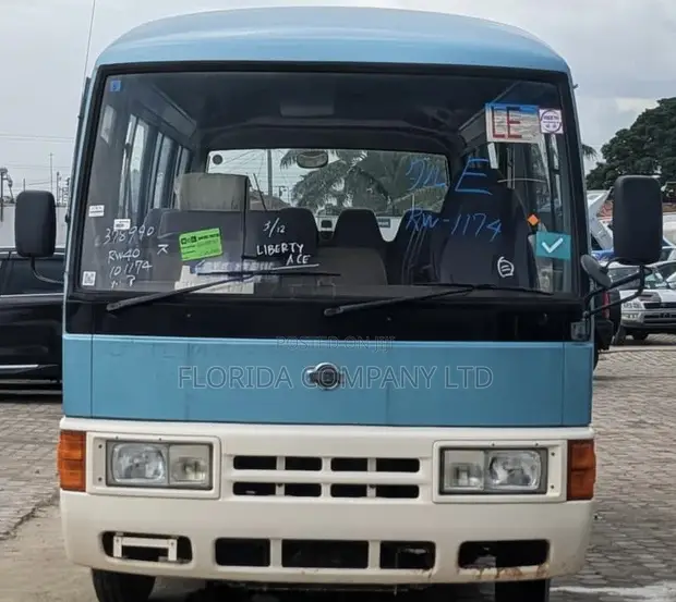 Nissan Civilian Bus 1995 - 1