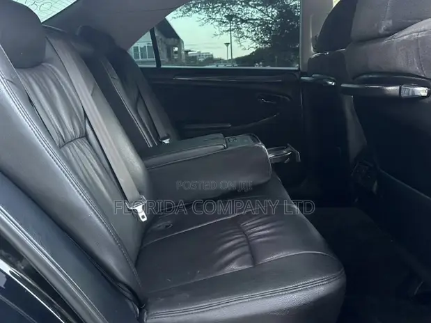 Toyota Crown Royale 2005 Black - 1