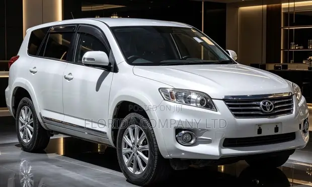 Toyota Vanguard 2012 White - 1