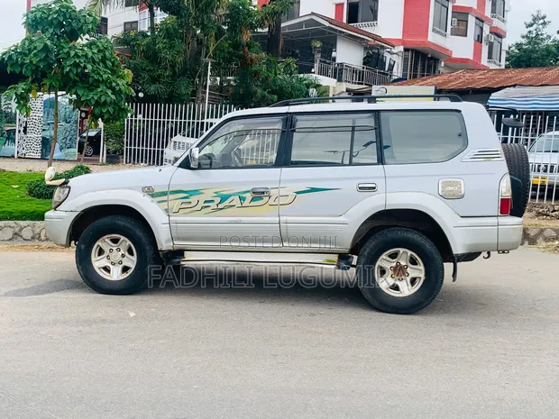 Toyota Land Cruiser Prado 2005 Nyeupe - 1