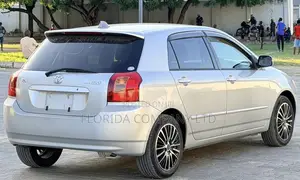 Toyota Corolla RunX 2001 Nyeupe