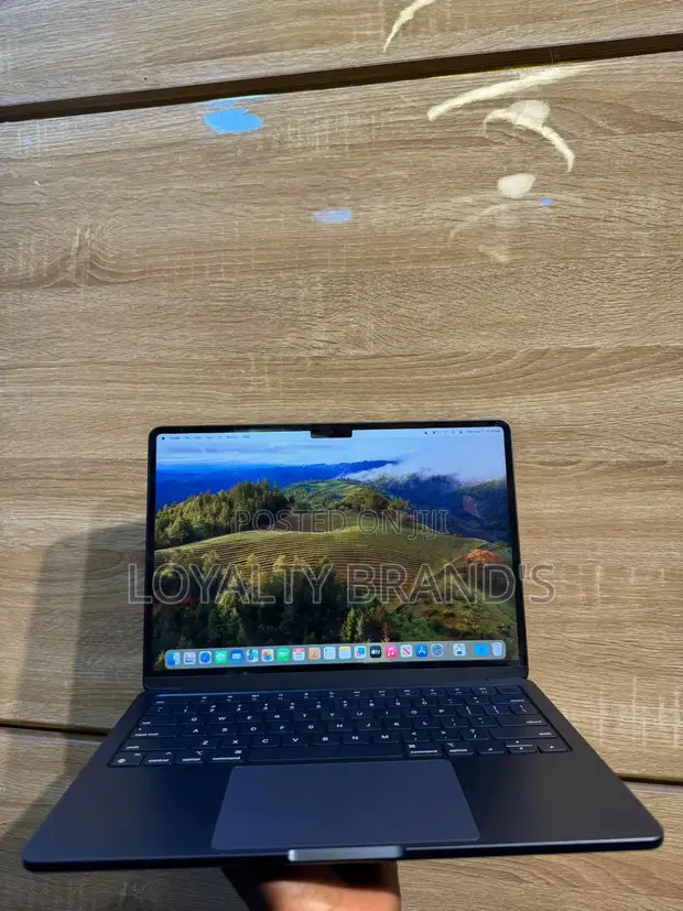 Apple MacBook Air 2024 M3 15-inch 8GB RAM 256GB SSD - 1