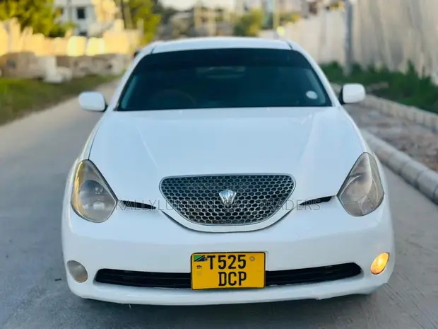 Toyota Verossa 2004 White - 1