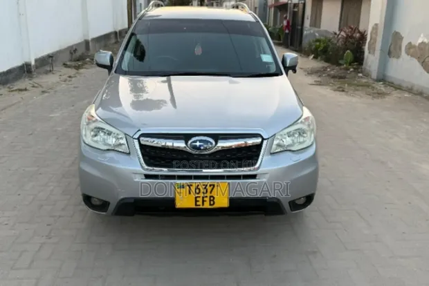 Subaru Forester 2013 Nyeupe - 1