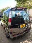 Toyota Noah 2001 Nyeusi - 2