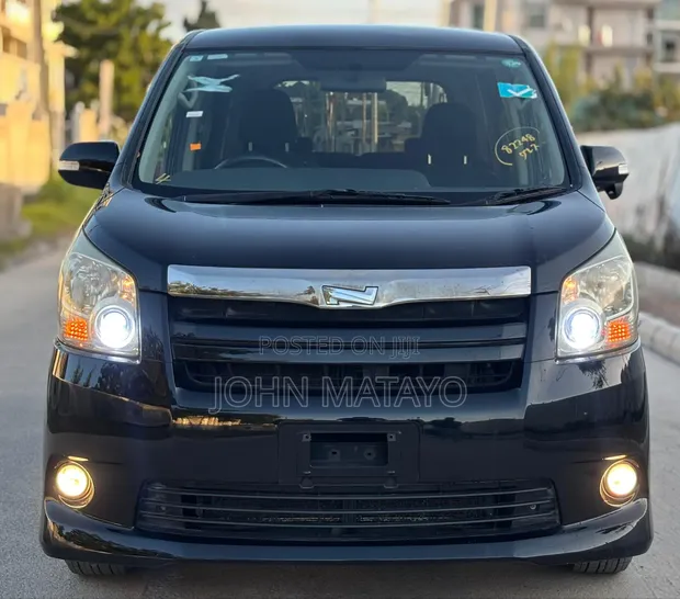 Toyota Noah 2009 Black - 1