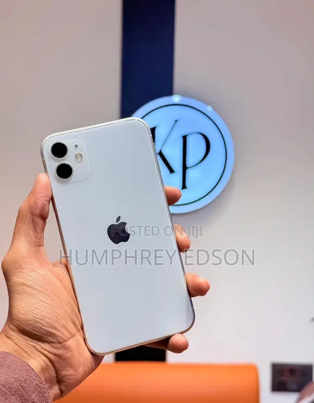 Apple iPhone 11 64GB White - 1