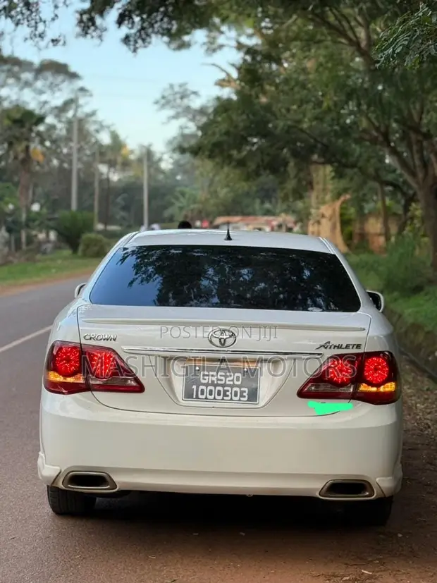 Toyota Crown 2009 White - 1