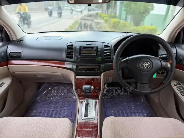 Toyota Premio 1.5 FWD 2004 Silver - 1