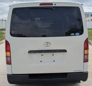 Toyota HiAce 2016 White