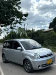 Toyota Sienta 2005 Silver - 2