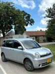 Toyota Sienta 2005 Silver - 3