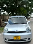 Toyota Sienta 2005 Silver - 4