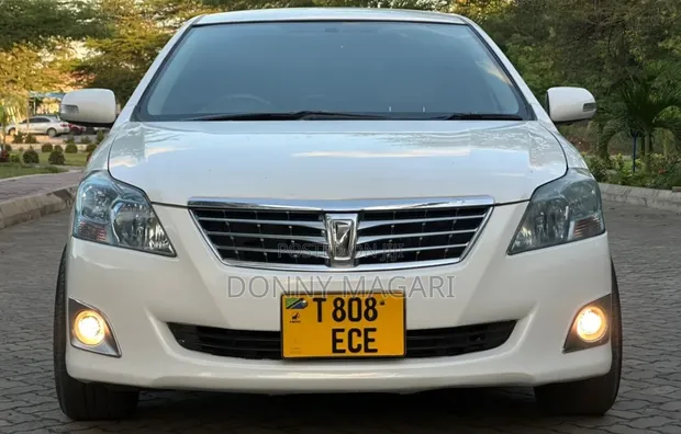 Toyota Premio 2012 White - 1