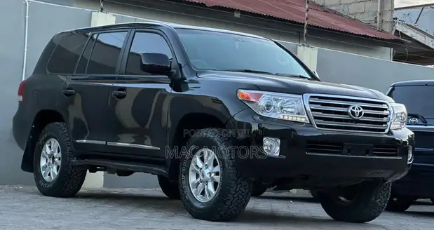 Toyota Land Cruiser V8 2013 Black - 1