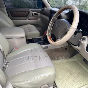 Toyota Land Cruiser VX 2002