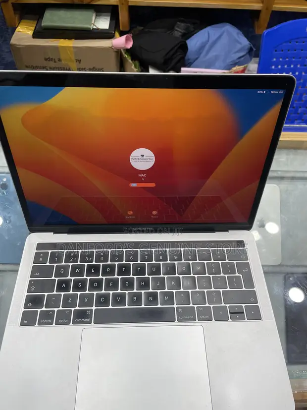 Apple MacBook Pro 2017 16GB RAM, 256GB SSD - 1