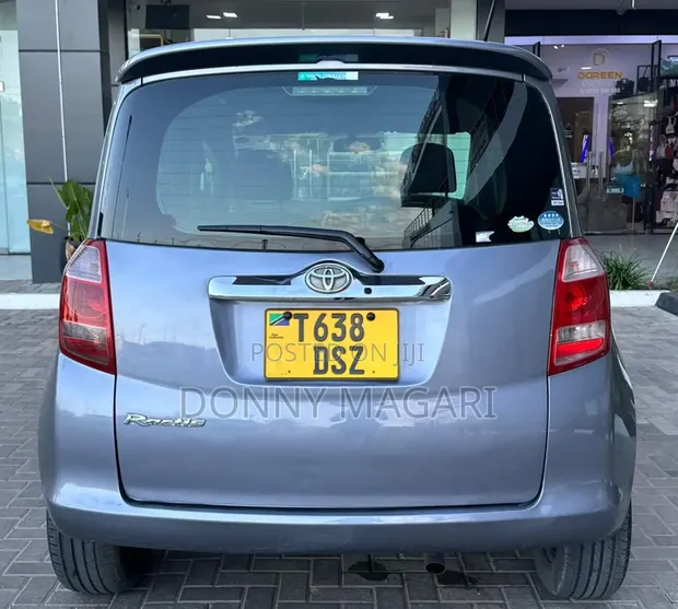 Toyota Ractis 2006 Gray - 1