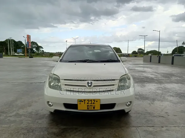Toyota IST 2004 Pearl - 1