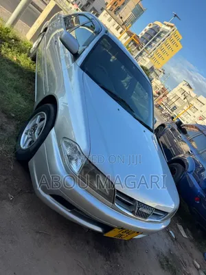 Toyota Carina 1.8 Sedan 2001 Nyeupe