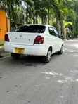 Toyota Platz 2002 White - 2