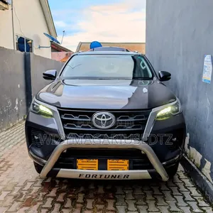 Toyota Fortuner 2.4L Diesel 2022