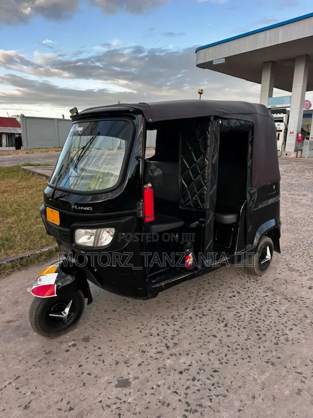 TVS King Deluxe Plus iTouch Start Tricycle 2025 Black - 1
